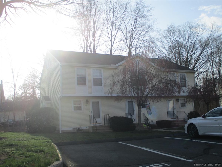1367 Hanover Ave unit 703, Meriden, CT 06451 - photo 1
