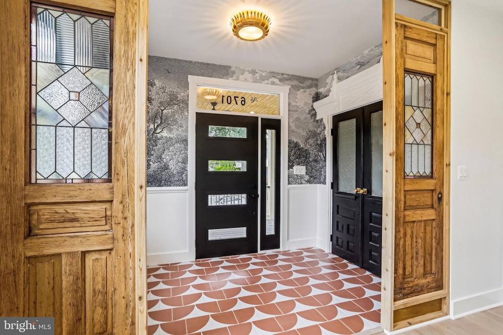 Under Contract $1,839,000