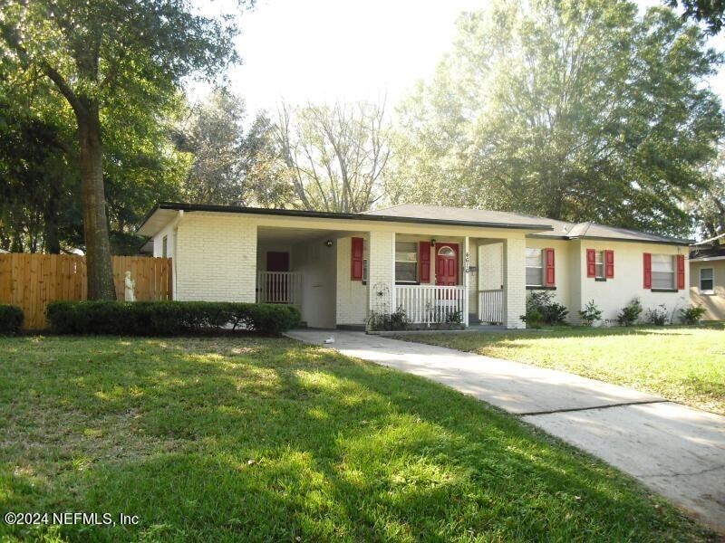 4616 Burgundy Rd N, Jacksonville, FL 32210 - photo 1