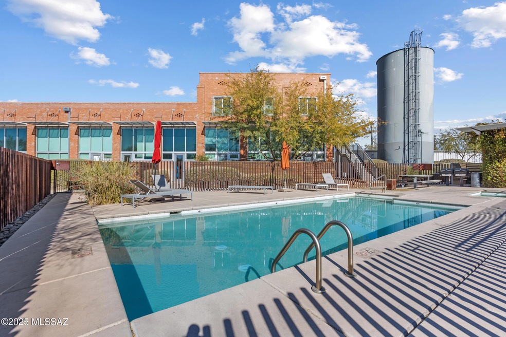 33_1001 s 17th st 112-033