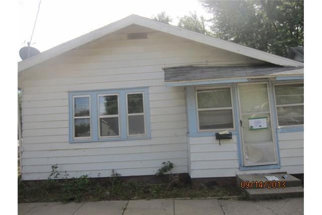 2337 E Grand Ave, Des Moines, IA 50317 - photo 1