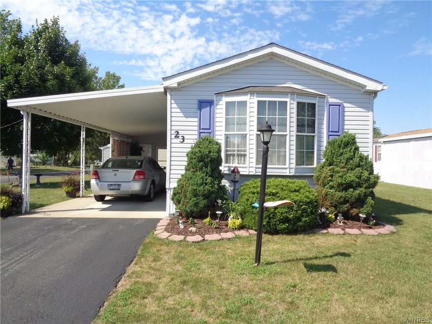 Notice the lavender shutters for Lavender Lane!