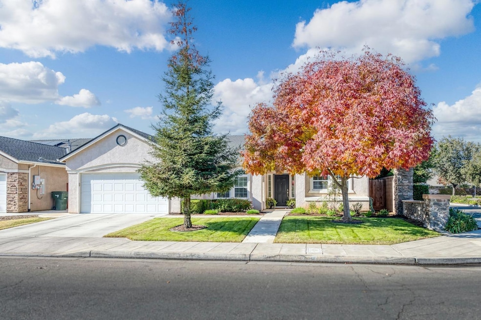 3073 N Filbert Ave, Fresno, CA 93727 - photo 1