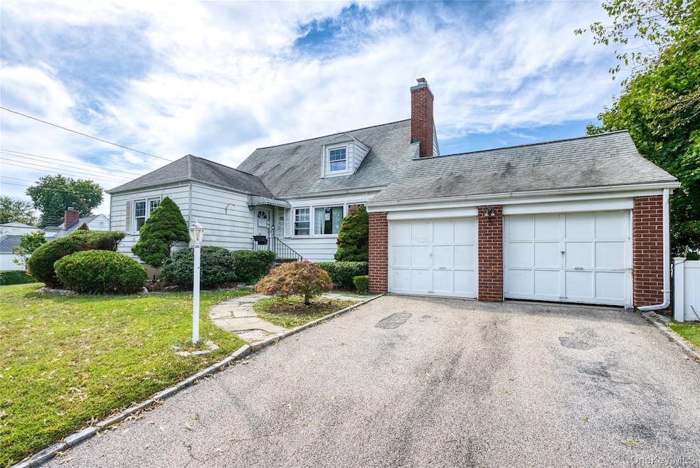 Pending $839,900 • Co-Listing Agent