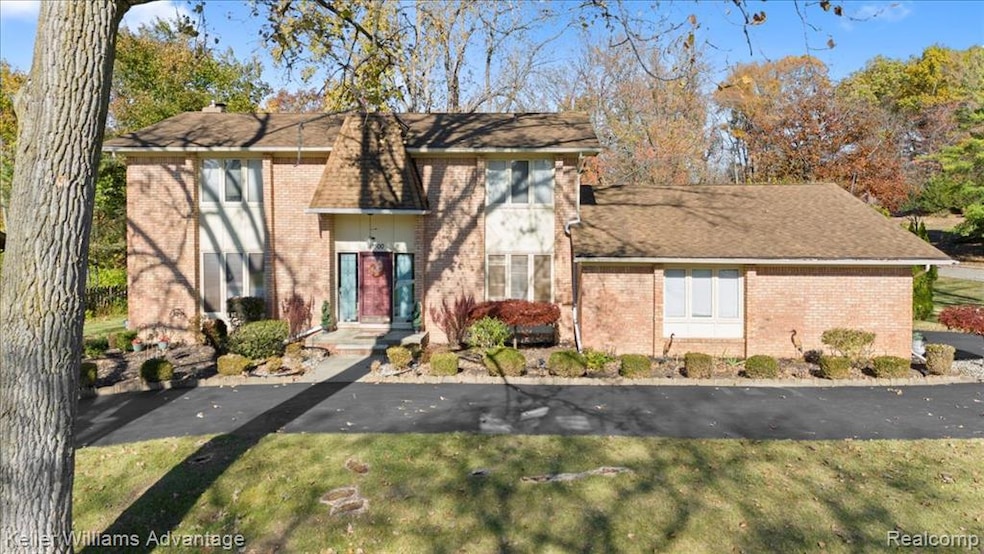 23500 Coventry Woods Ln, Southfield, MI 48034 - photo 1