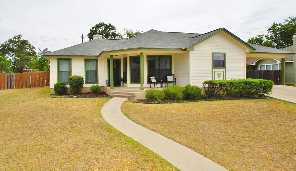 225 Green Oaks Loop, Fredericksburg, TX 78624 - photo 1