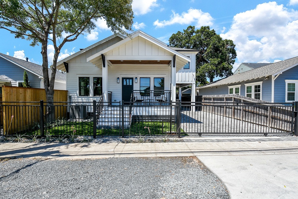 1203 Northwood St unit A, Houston, TX 77009 - photo 1