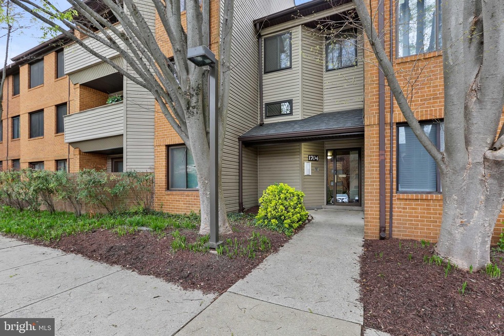 1704 Mount Washington Ct unit H, Baltimore, MD 21209 - photo 1