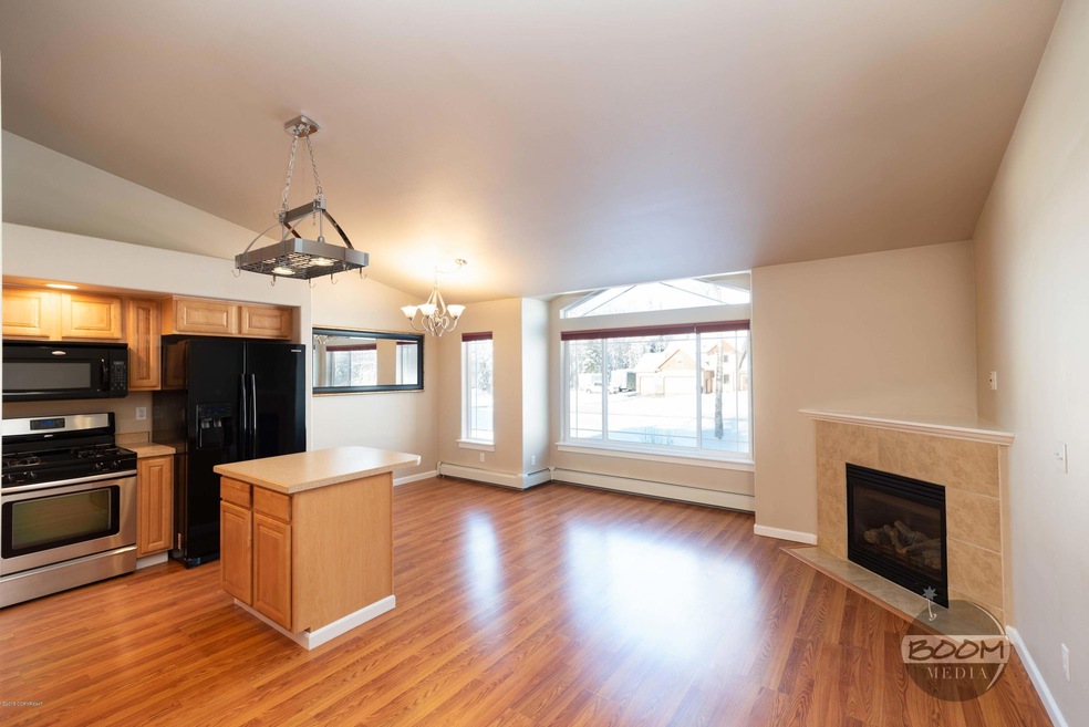 OPEN CONCEPT Light & Bright