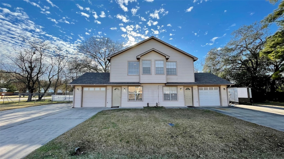 420 Foster St, Tomball, TX 77375 - photo 1