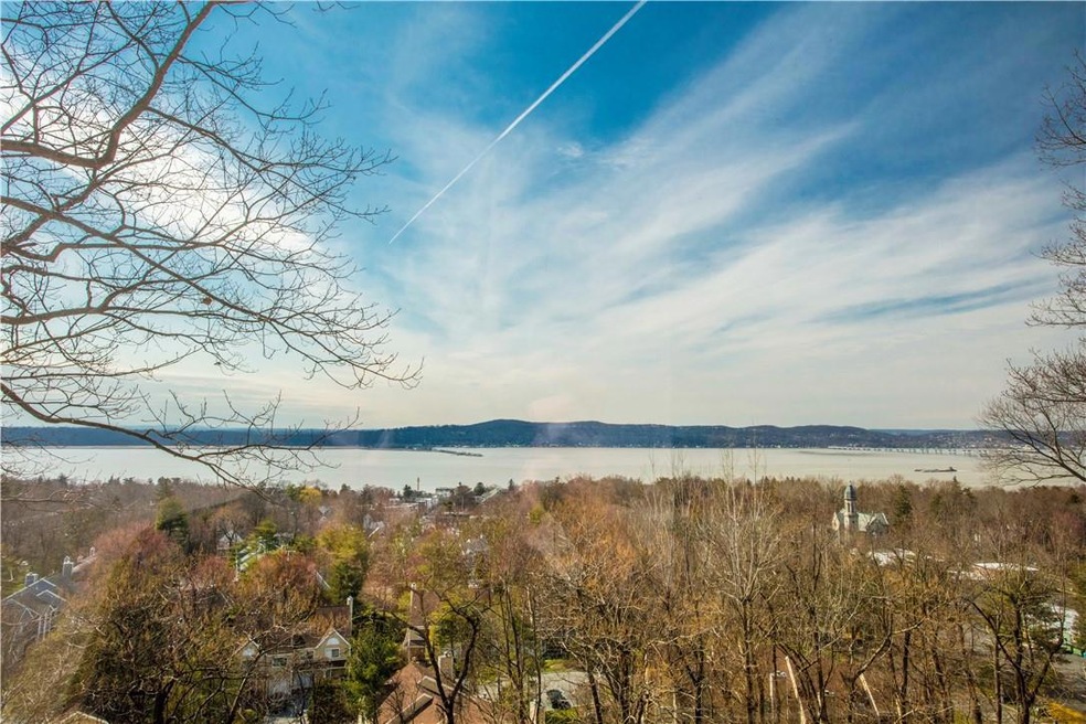 65 Ridgeway Dr, Irvington, NY 10533 - photo 1