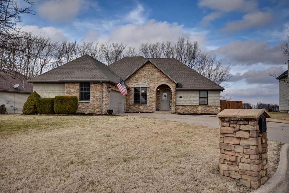 1349 W Kent Cir-38
