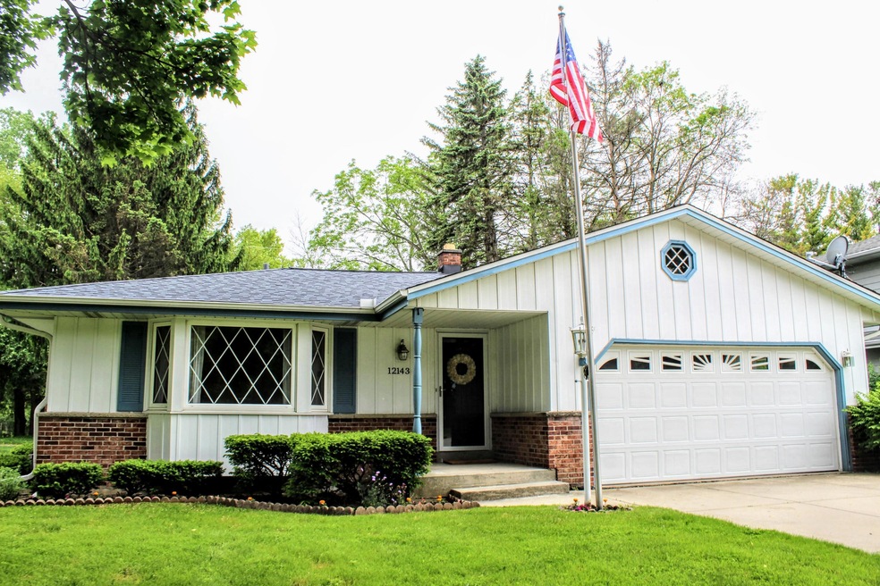 12143 W Diane Dr, Milwaukee, WI 53226 - photo 1