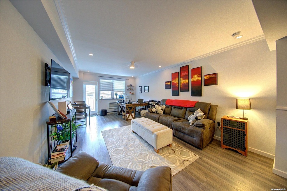 Ocean Terrace unit 1L, Long Beach, NY 11561 - photo 1