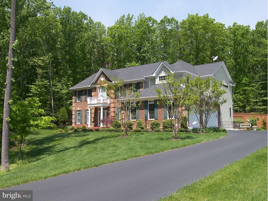 9044 John Sutherland Ln, Lorton, VA 22079 - photo 1