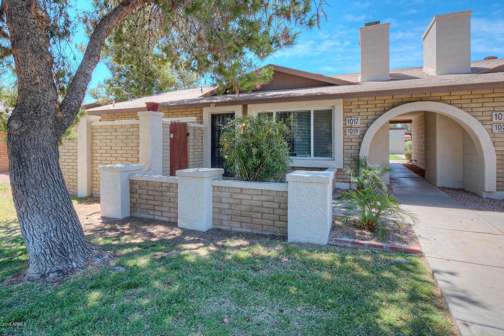 1017 W Laguna Dr Tempe AZ-large-001-9-Ma