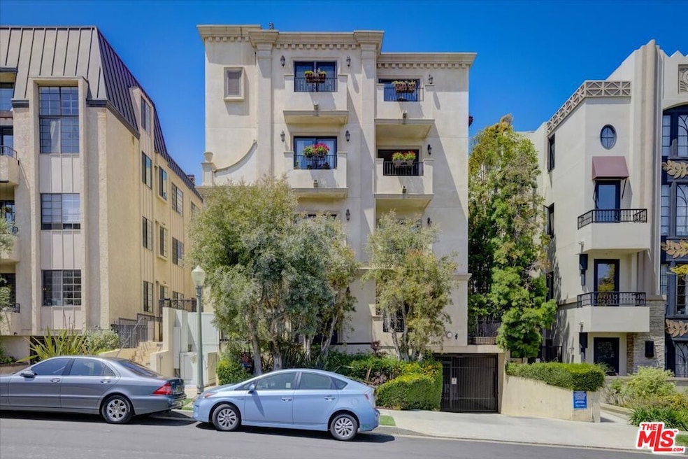 Sold $1,268,000 • Co-Listing Agent