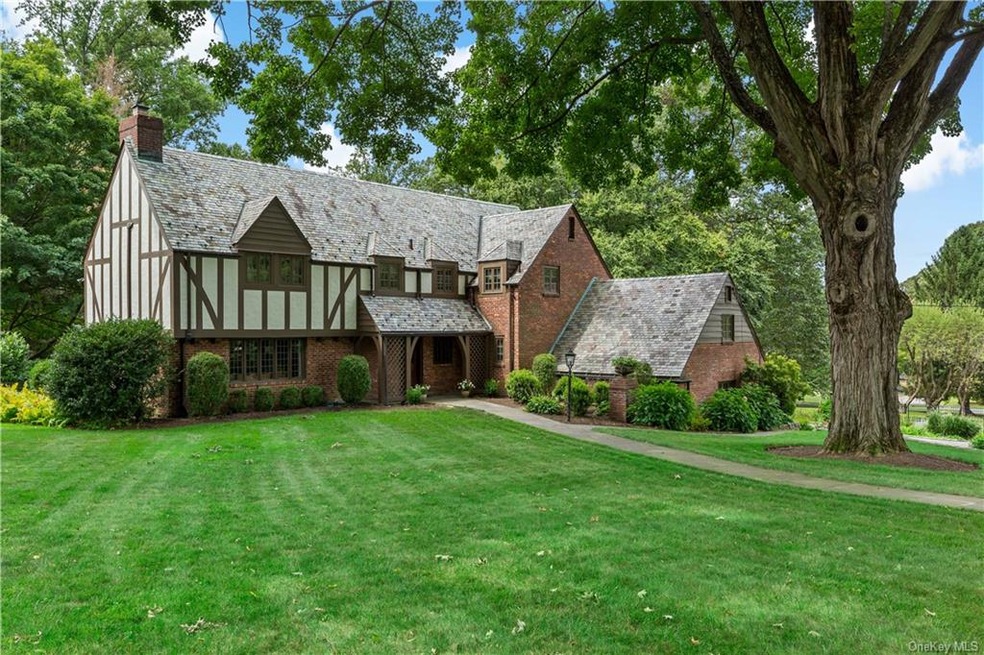 Welcome to 141 River Road!
