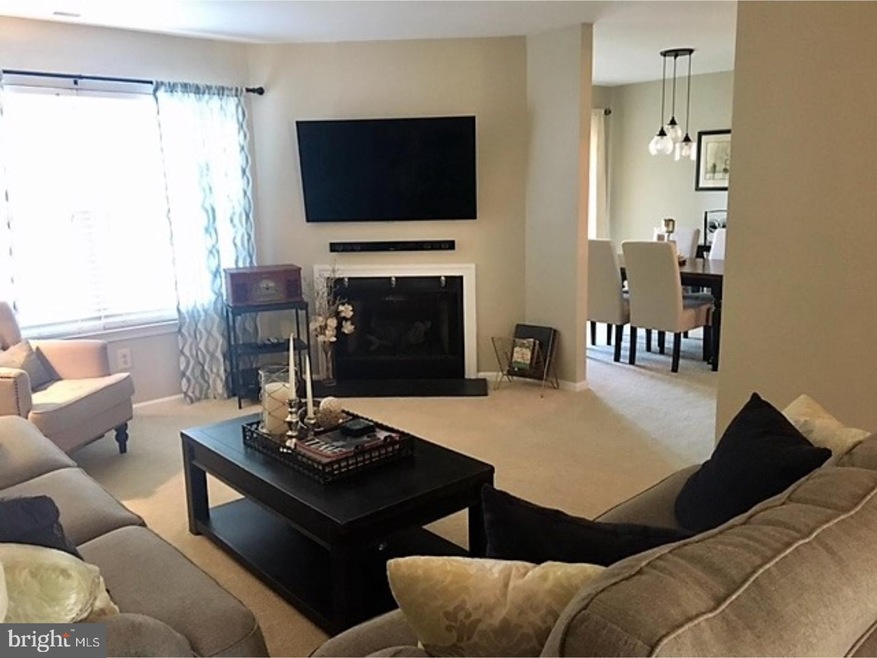 222 Windsor Ct unit 222, Glen Mills, PA 19342 - photo 1