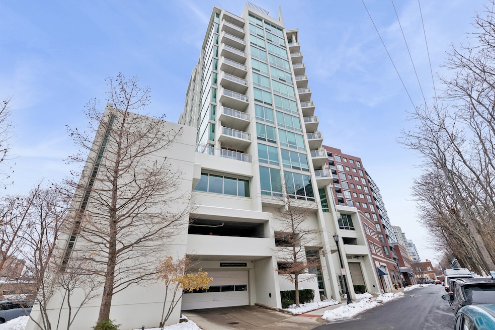 Evanston One unit 1504, Evanston, IL 60201 - photo 1