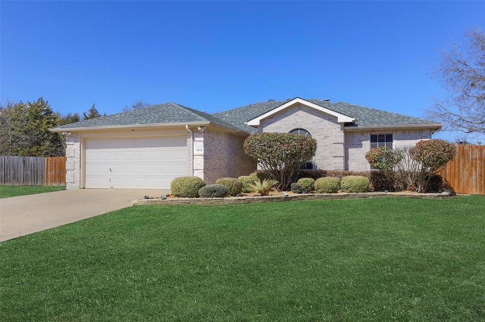 1013 Hall Dr, Wylie, TX 75098 - photo 1