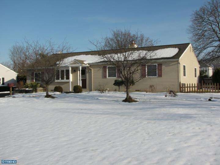 725 Phillips Rd, Warminster, PA 18974 - photo 1