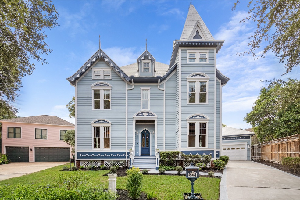 703 Mosby Cir, Houston, TX 77007 - photo 1