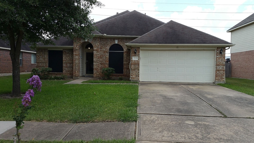 11638 Peachwood Lake Dr, Sugar Land, TX 77498 - photo 1
