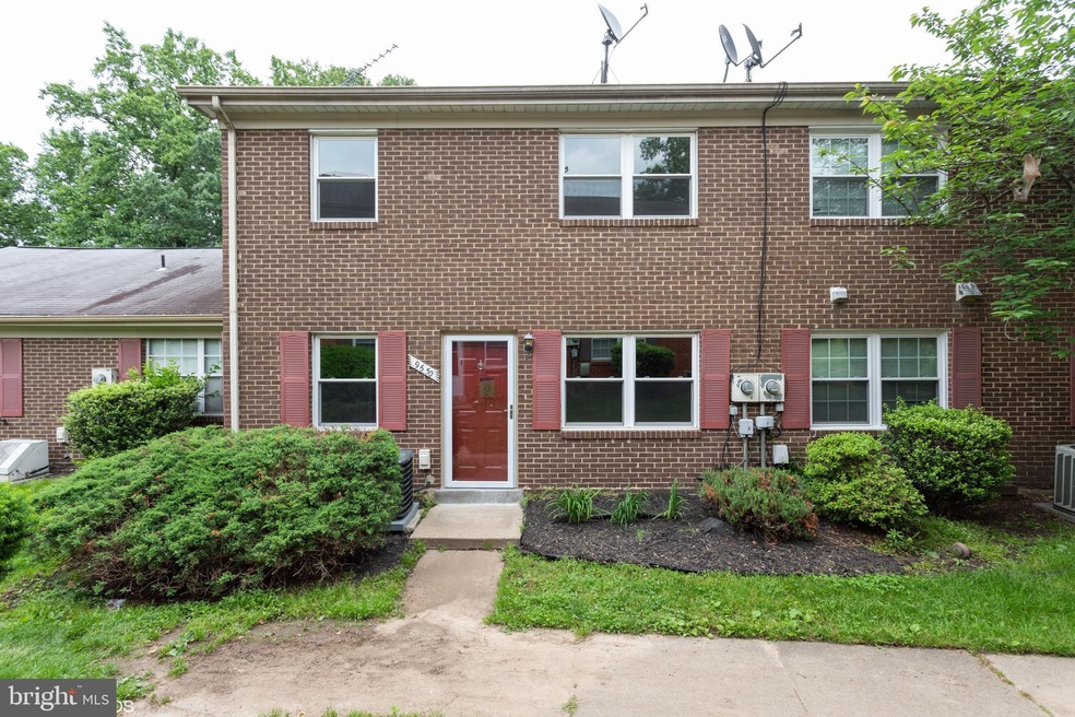 9650 Hagel Cir unit E, Lorton, VA 22079 - photo 1