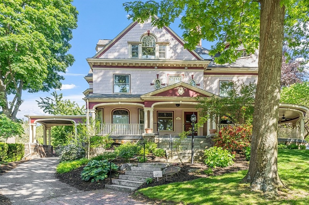 2 Gardner Rd unit 3, Brookline, MA 02445 - photo 1