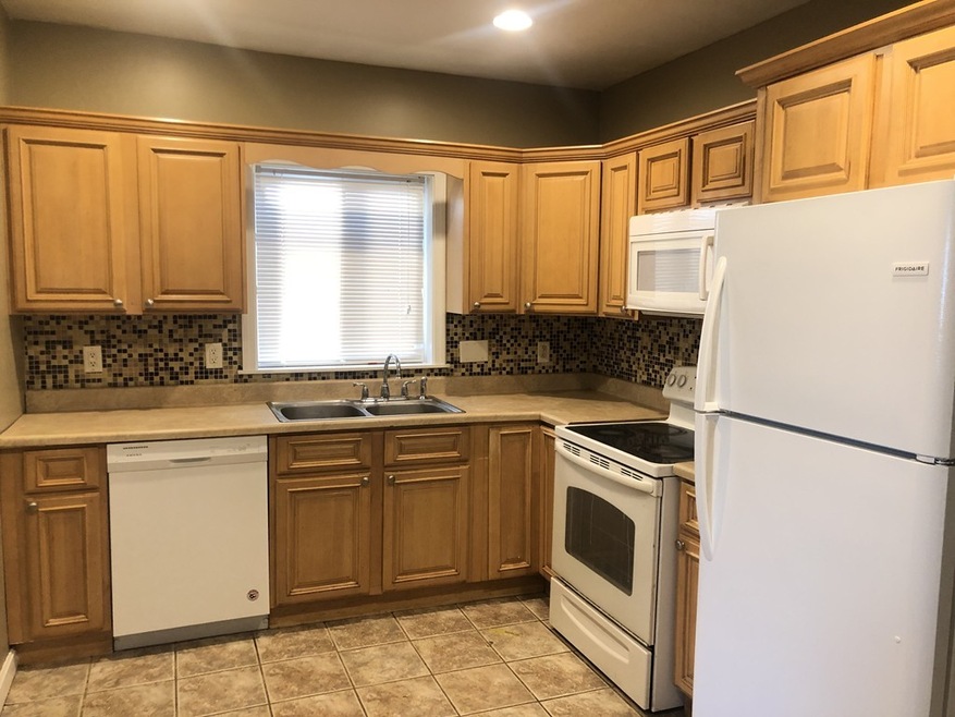 693 Walnut St unit 1, Fall River, MA 02720 - photo 1