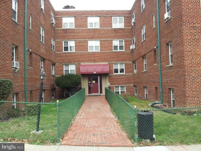20 Chesapeake St SE unit C8, Washington, DC 20032 - photo 1