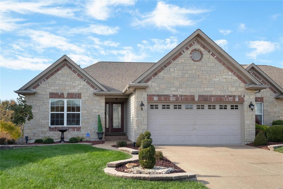 Professionally landscaped 3 bedroom, 3.5 bath atta