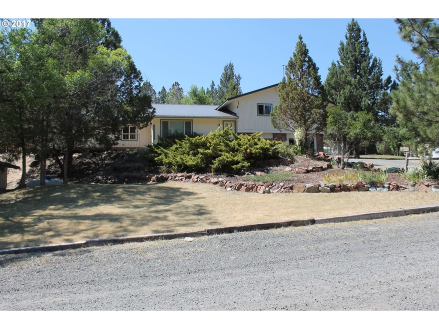 306 Adams Dr, Canyon City, OR 97820 - photo 1