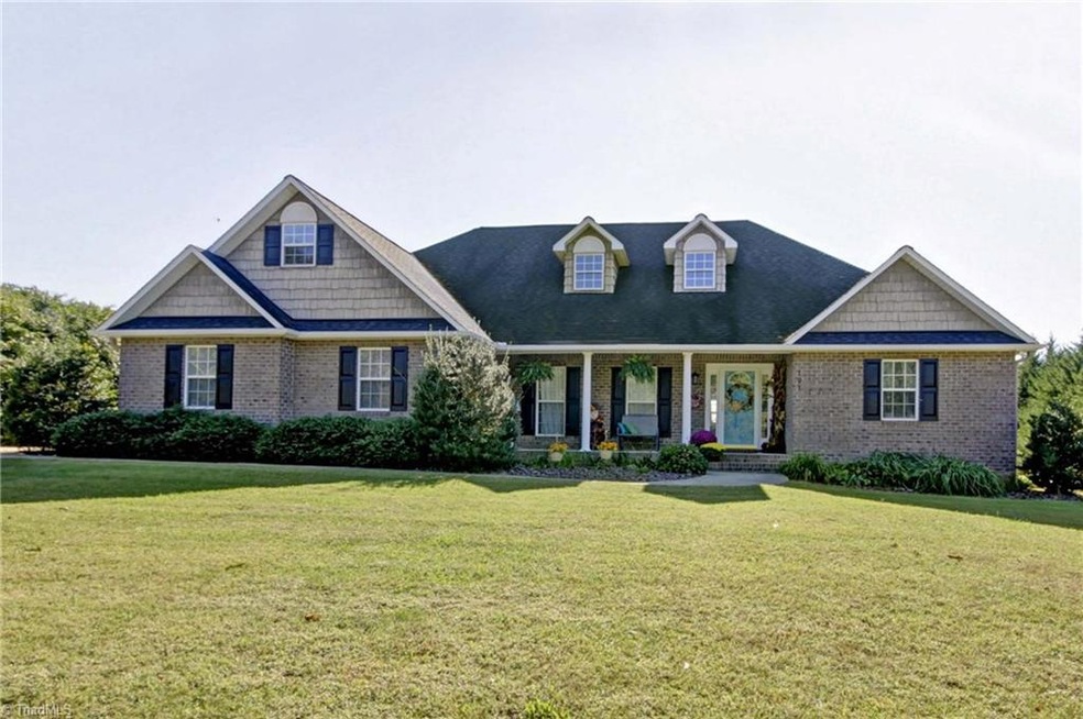 191 Maple Creek Dr, Statesville, NC 28625 - photo 1