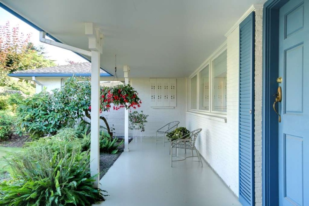 3820 Soundview Dr W, University Place, WA 98466 - photo 1