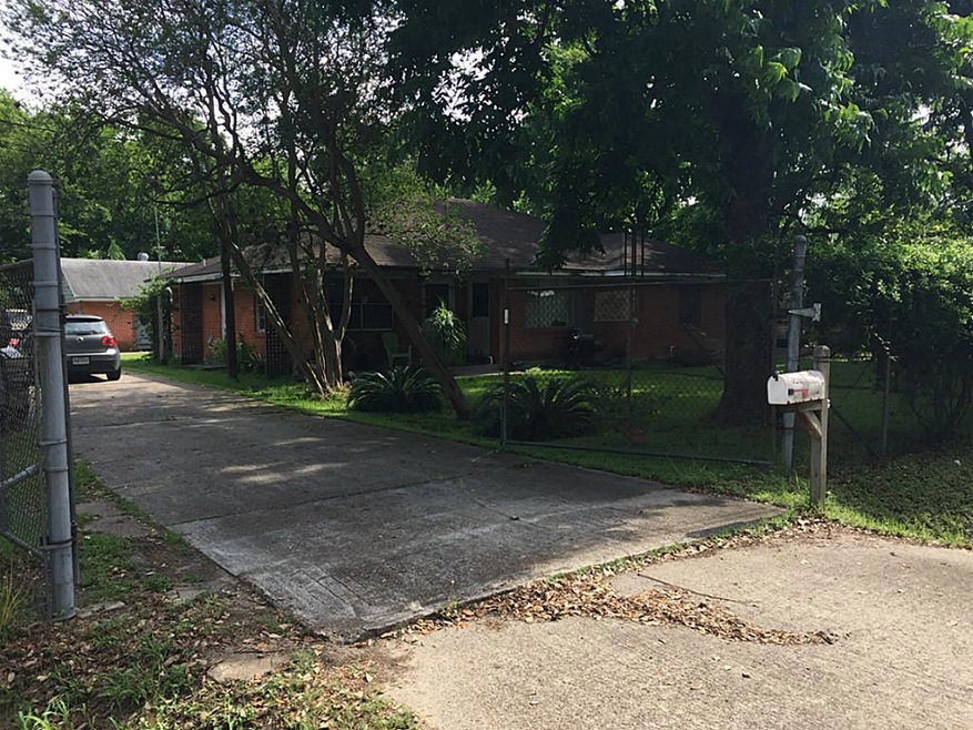 709 E Burress St, Houston, TX 77022 - photo 1