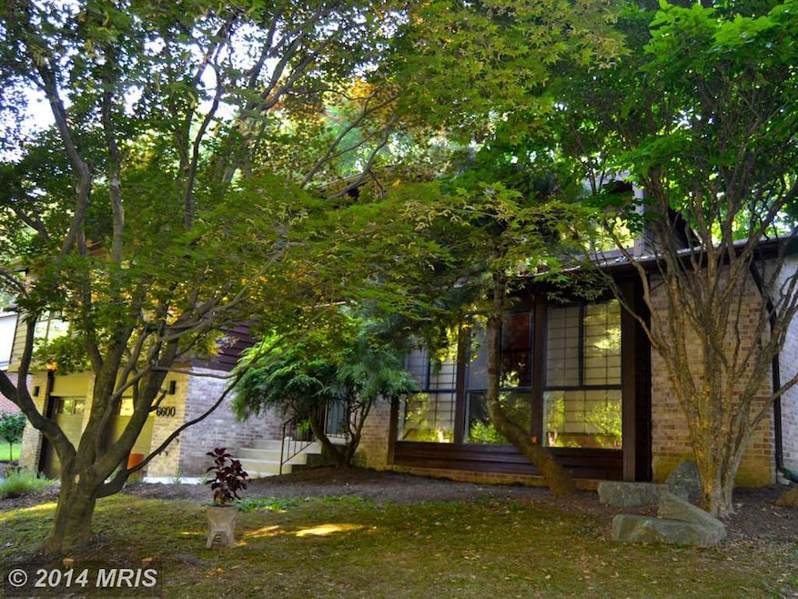 6600 Persimmon Tree Rd, Bethesda, MD 20817 - photo 1