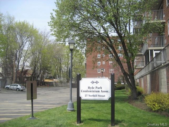 Hyde Park unit 4L, Stamford, CT 06907 - photo 1