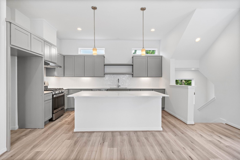 1522 Ojeman Rd unit C, Houston, TX 77055 - photo 1