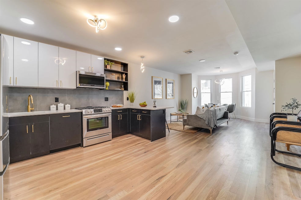 For Sale $1,080,000 • Co-Listing Agent