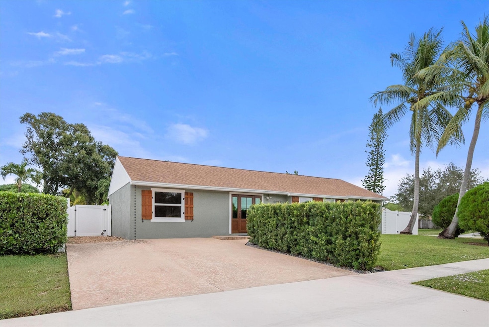 10067 Yeoman Ln, Royal Palm Beach, FL 33411 - photo 1