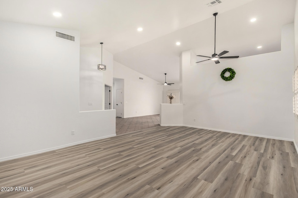 8824 W Custer Ln, Peoria, AZ 85381 - photo 1