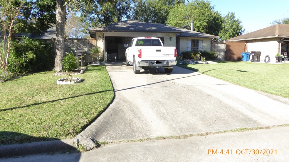 7930 Battlecreek Dr, Houston, TX 77040 - photo 1