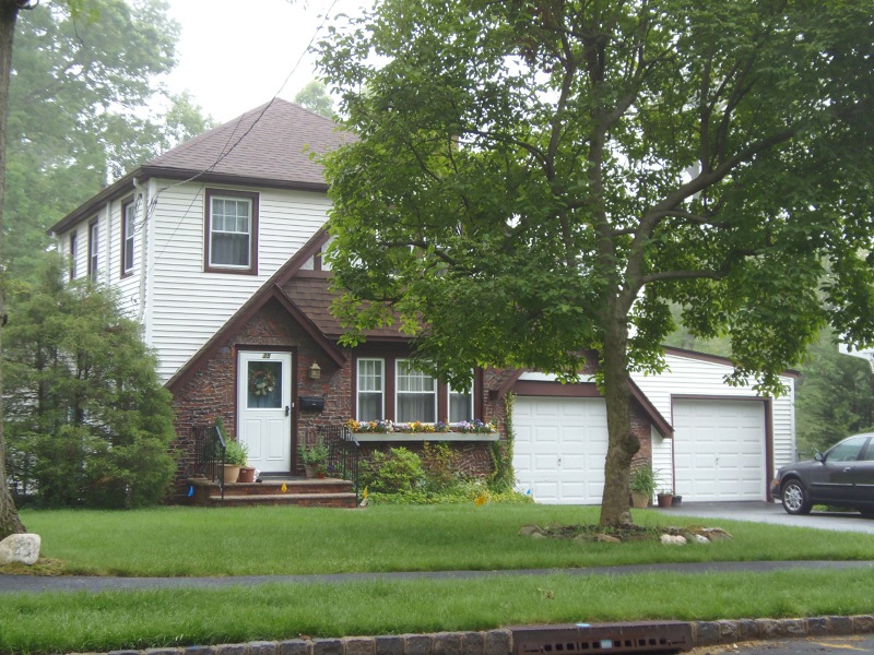 35 Crossbrook Rd, Livingston, NJ 07039 - photo 1