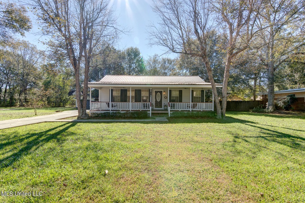 721 Stovall Ave, Picayune, MS 39466 - photo 1