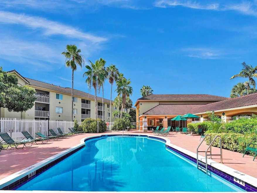 410 S Park Rd unit 207, Hollywood, FL 33021 - photo 1