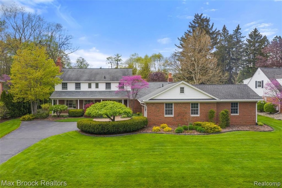 4466 Stoneleigh Rd, Bloomfield Hills, MI 48302 - photo 1