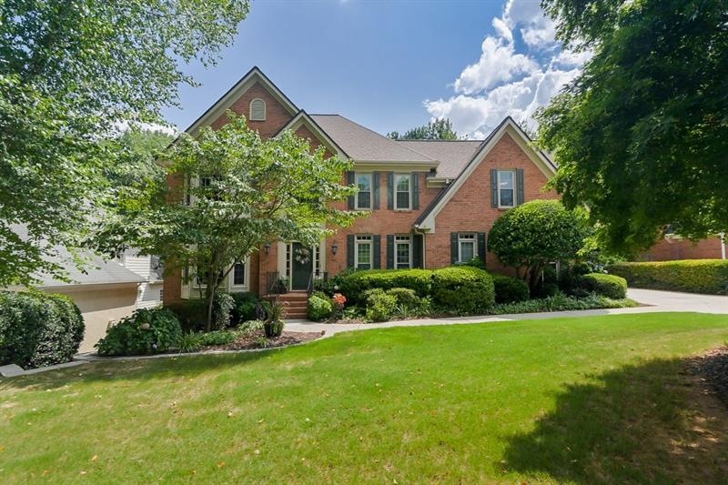 9300 Chapelwood Dr, Alpharetta, GA 30022 - photo 1