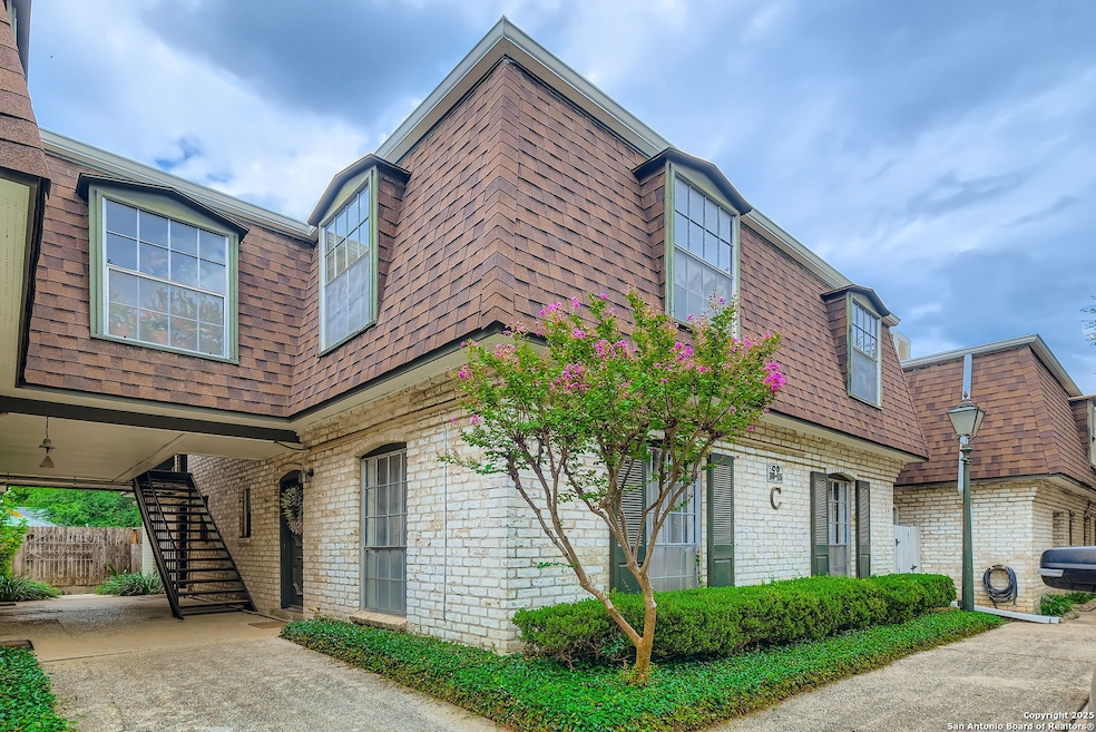 1045 Shook Ave unit 111, San Antonio, TX 78212 - photo 1